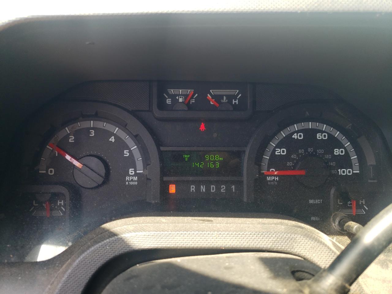 Ford Econoline E250 Van Image 6