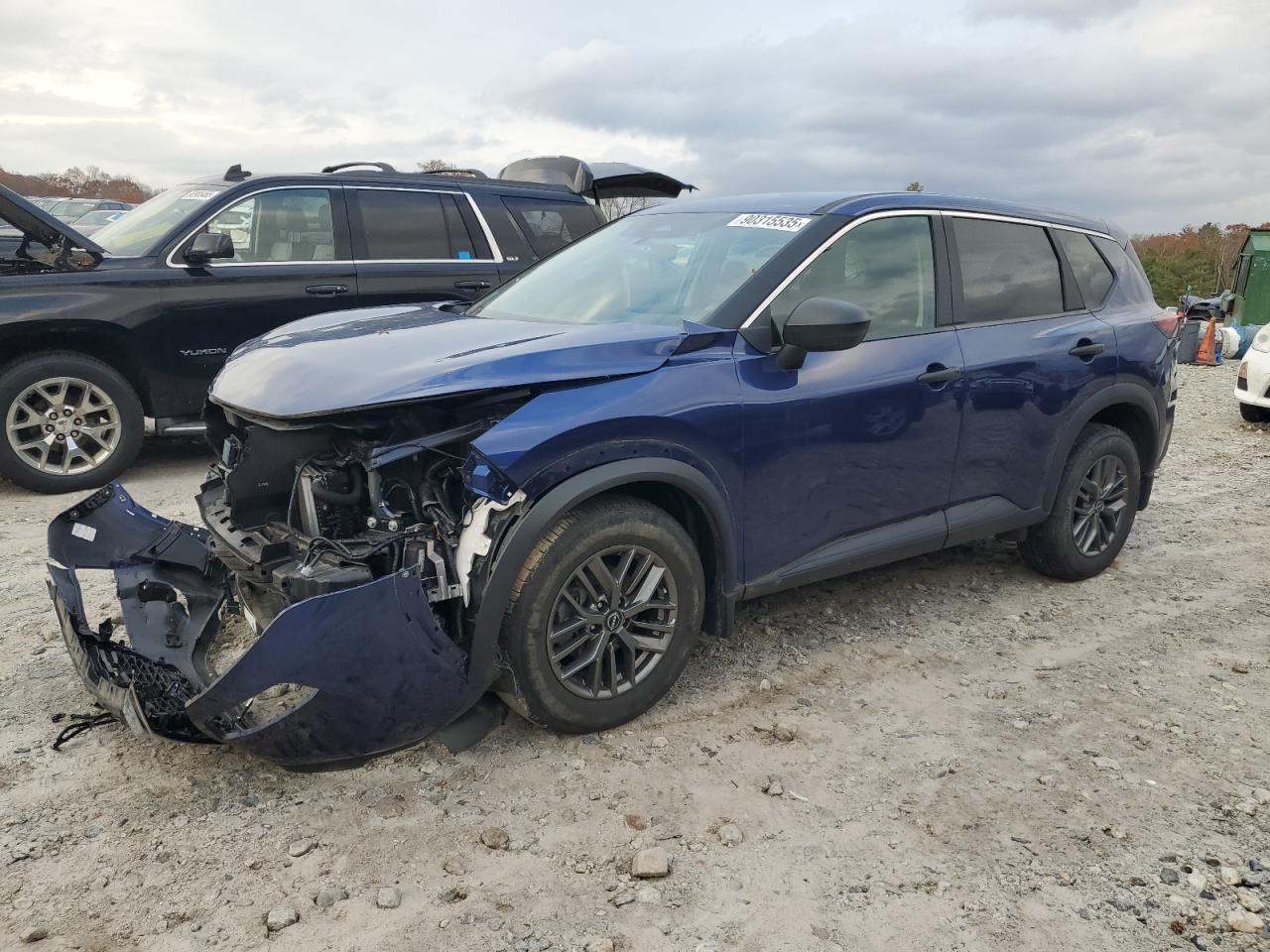 Nissan Rogue S Image 1