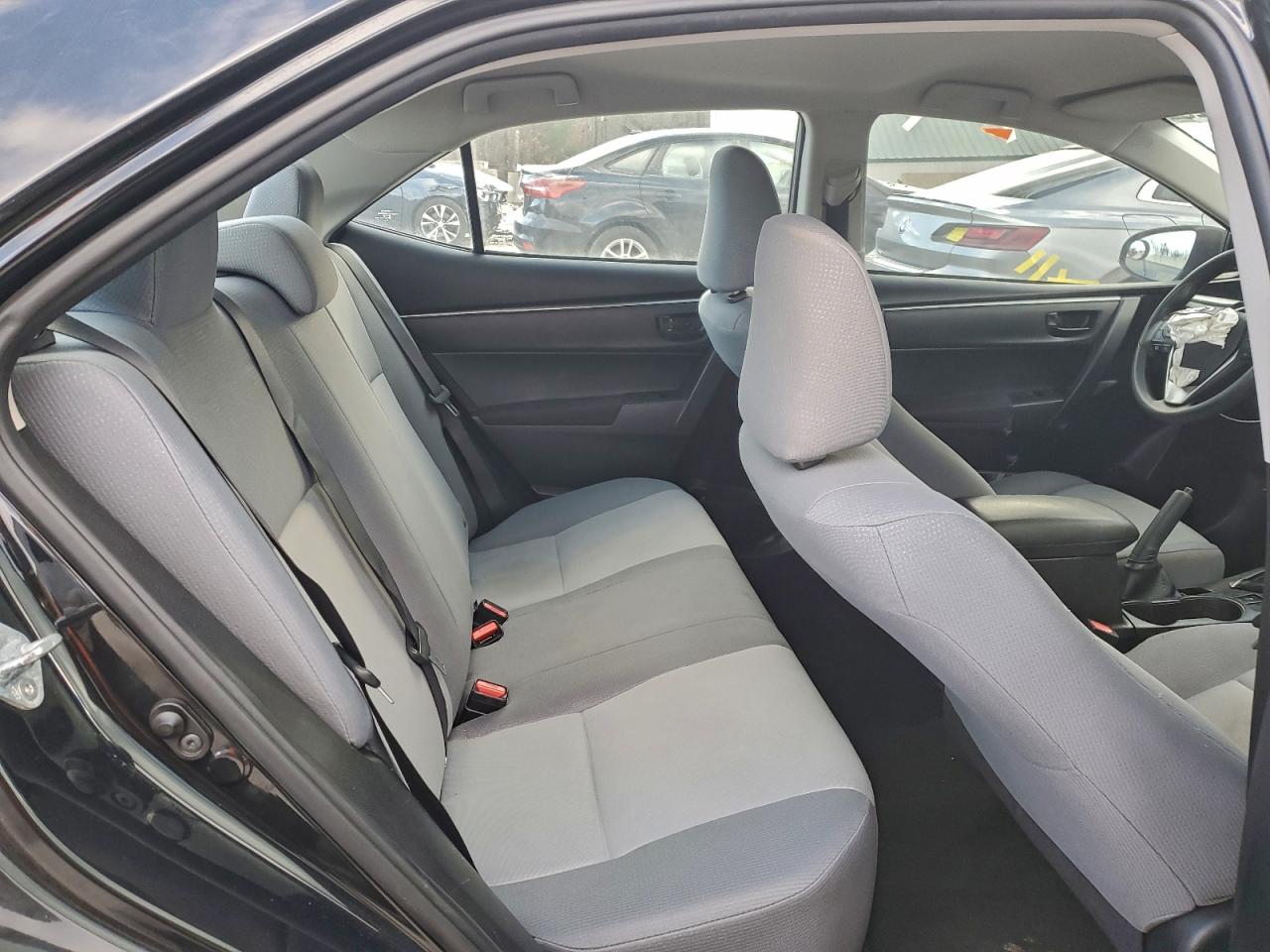 Toyota Corolla L Image 10