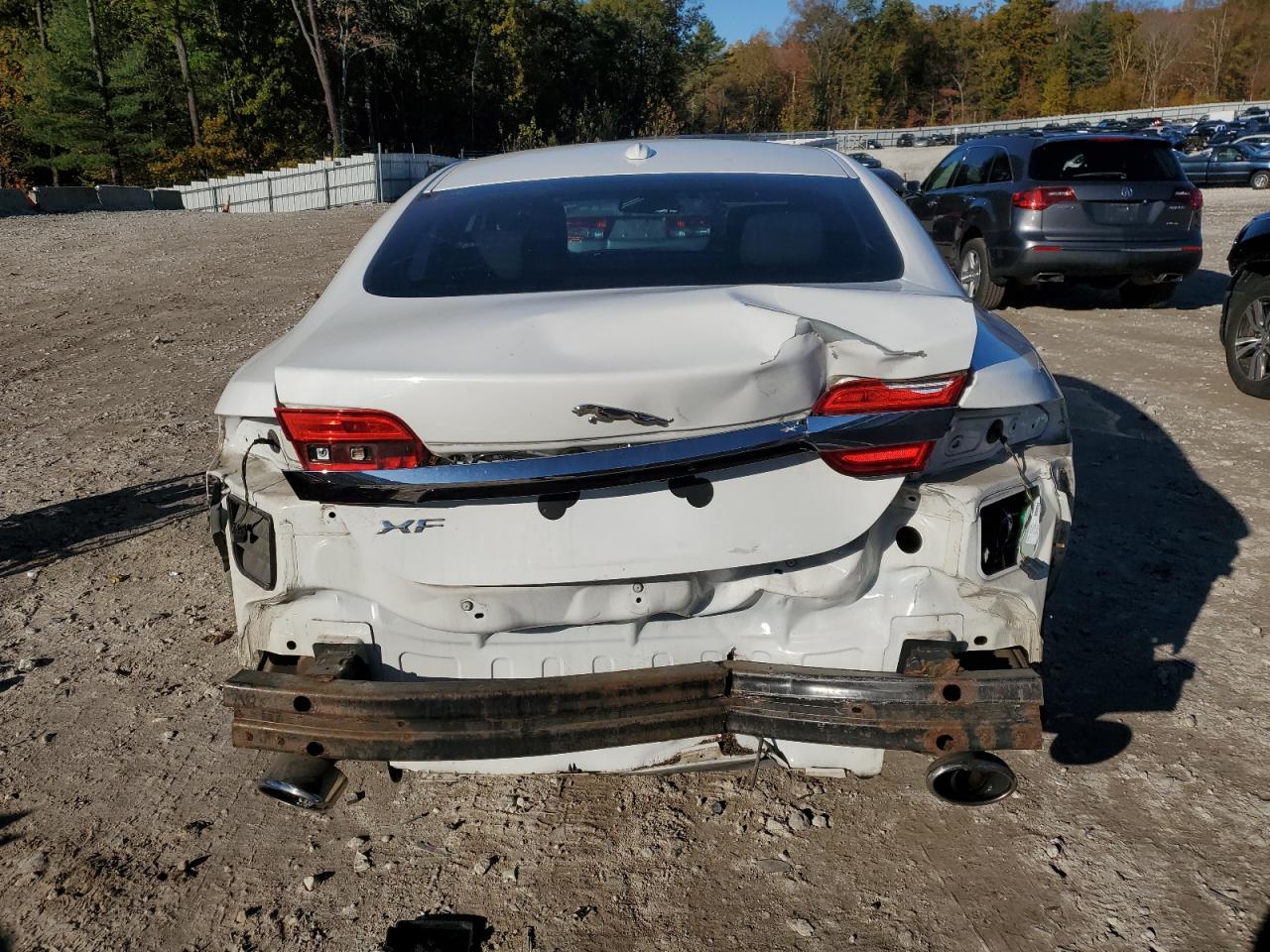 Jaguar XF Portfolio Image 3