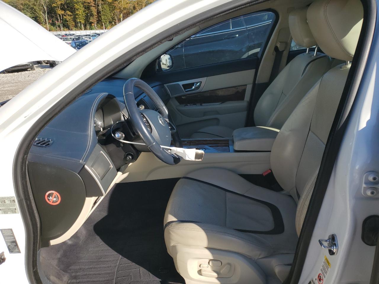 Jaguar XF Portfolio Image 12