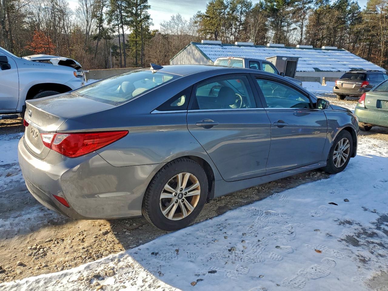 Hyundai SONATA Gls Image 4