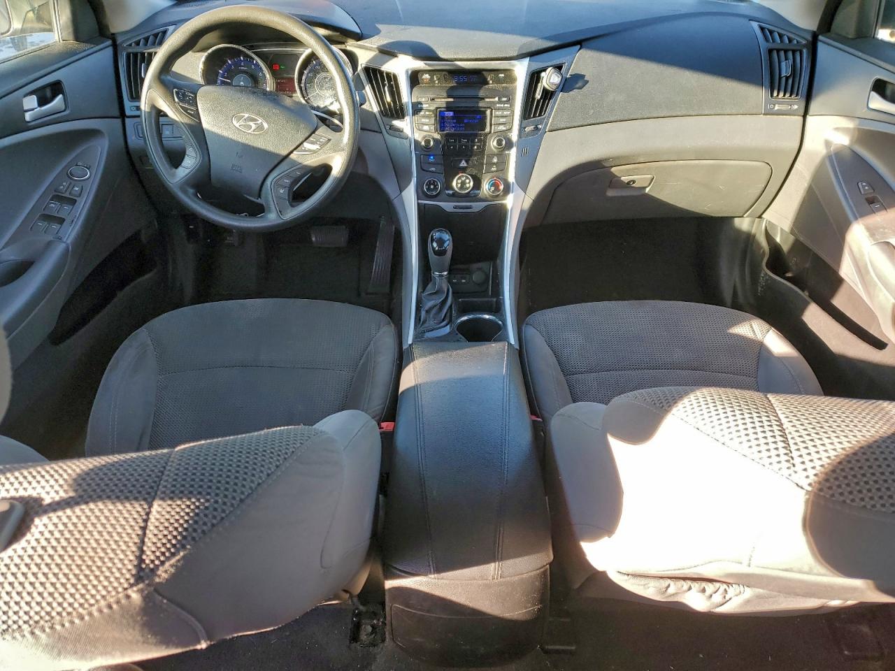 Hyundai SONATA Gls Image 5