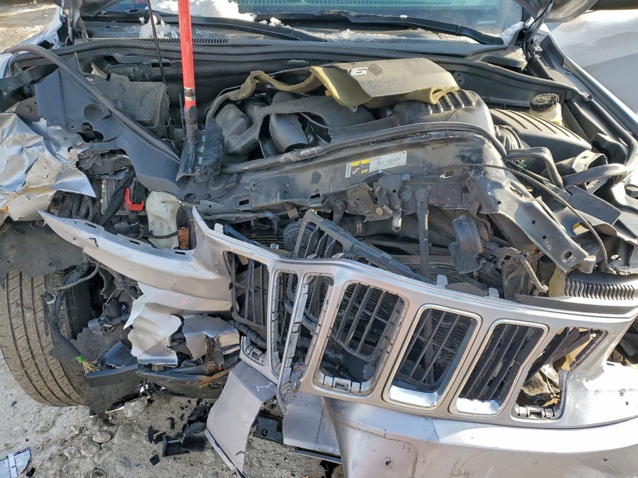 Jeep Grand Cherokee Laredo Image 12