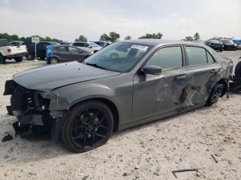  Salvage Chrysler 300