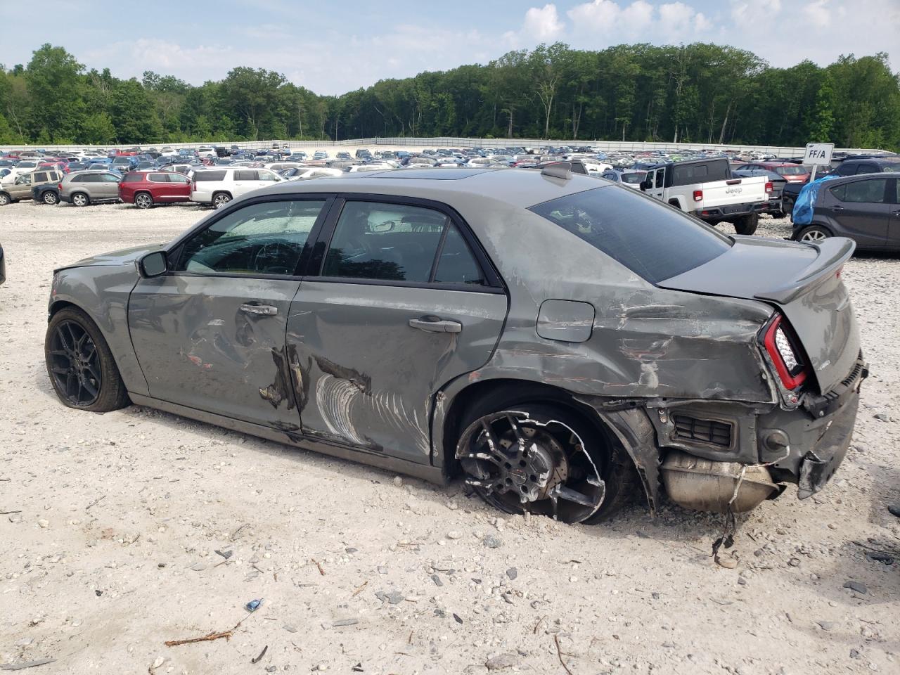 Chrysler 300 S Image 3