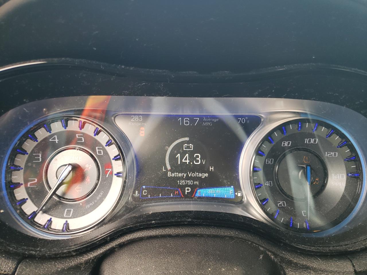 Chrysler 300 S Image 10