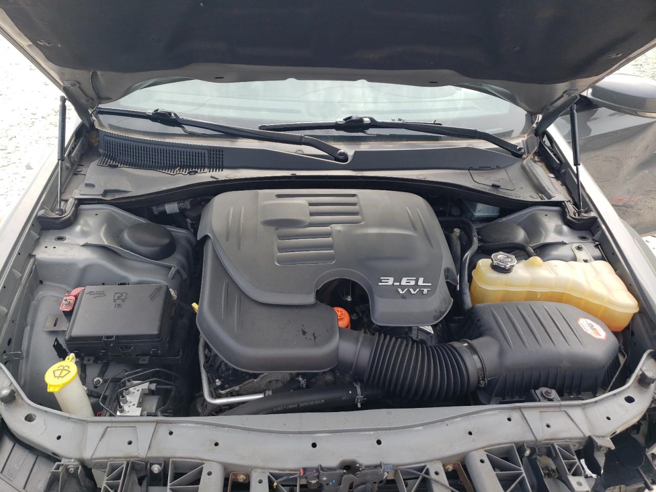 Chrysler 300 S Image 13