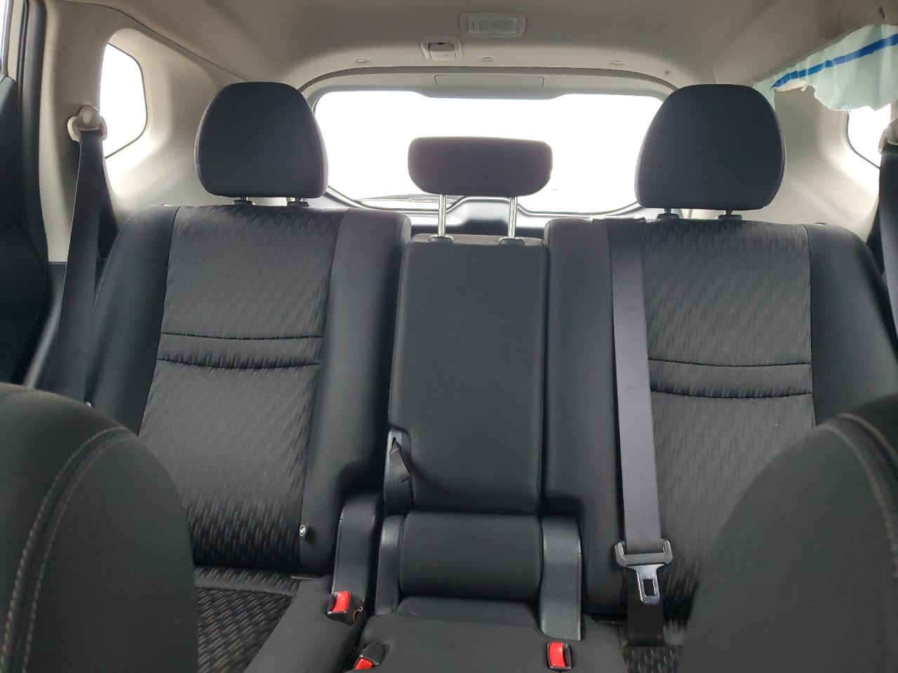 Nissan Rogue S Image 5