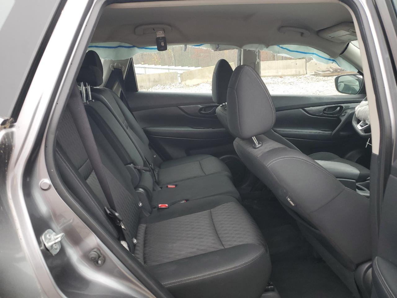 Nissan Rogue S Image 2