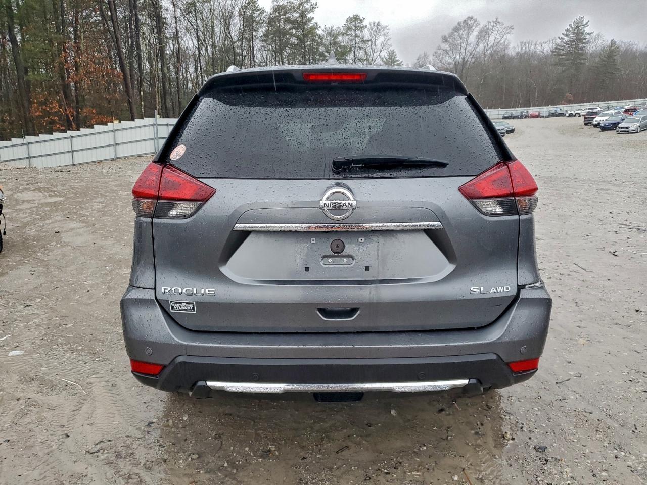 Nissan Rogue S Image 5