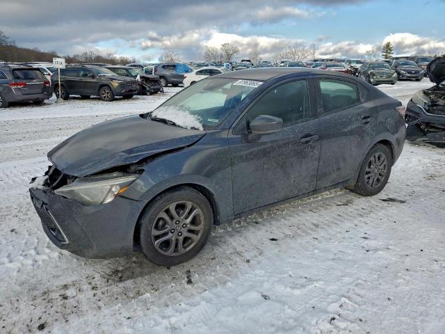  Salvage Toyota Yaris