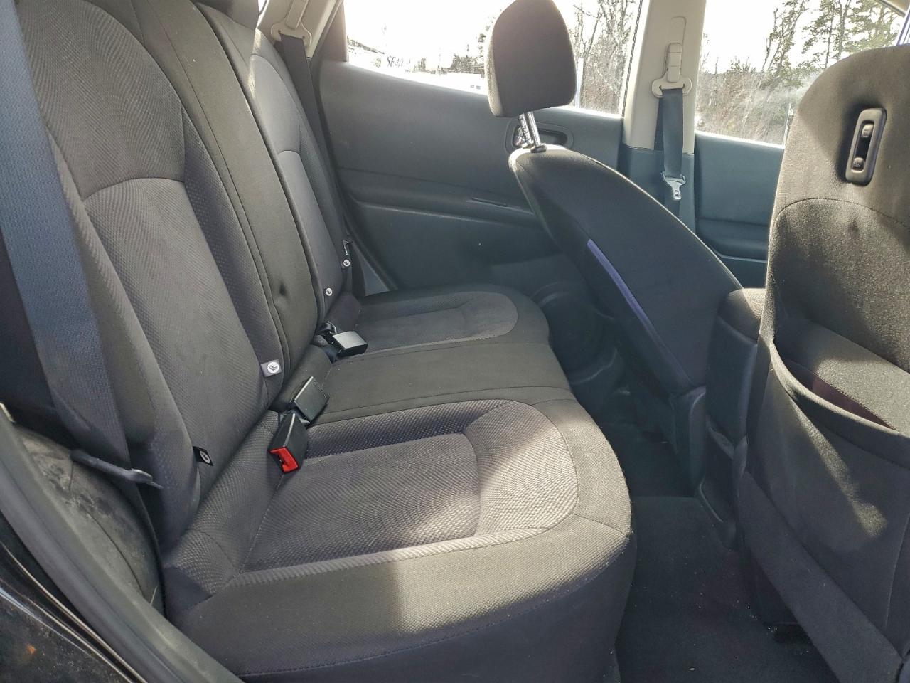 Nissan Rogue S Image 7