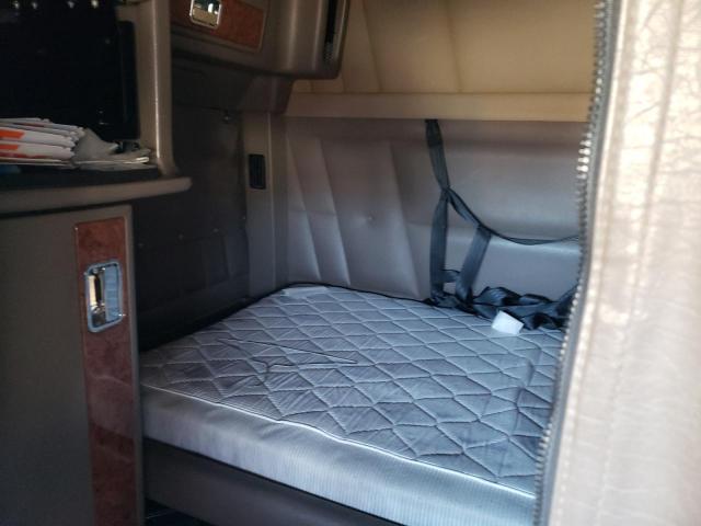 Peterbilt Tractor 379 Image 5