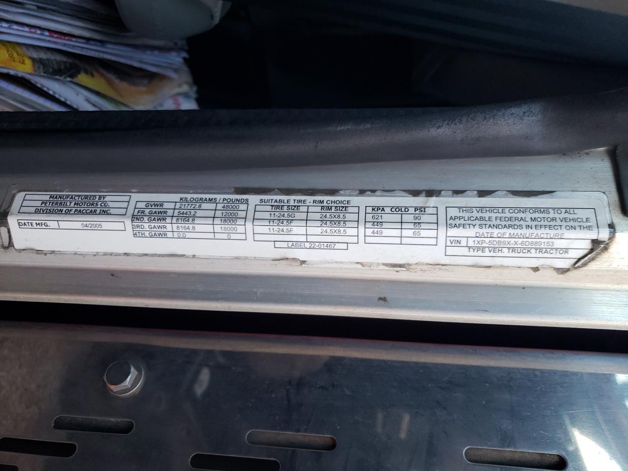 Peterbilt Tractor 379 Image 9