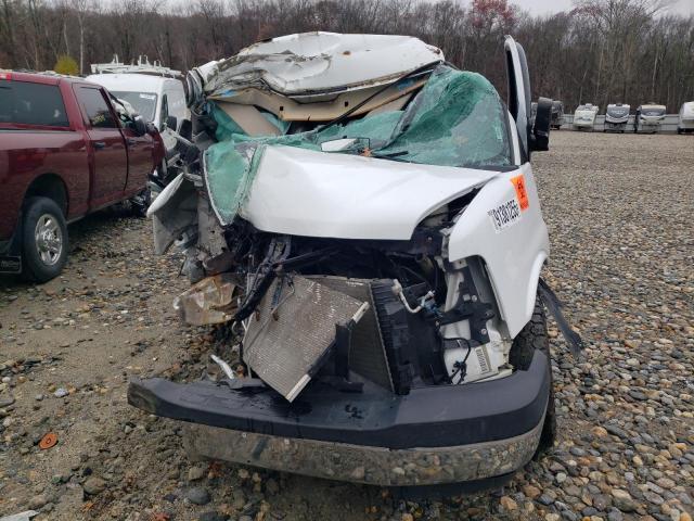 GMC Savana G2500 Image 8