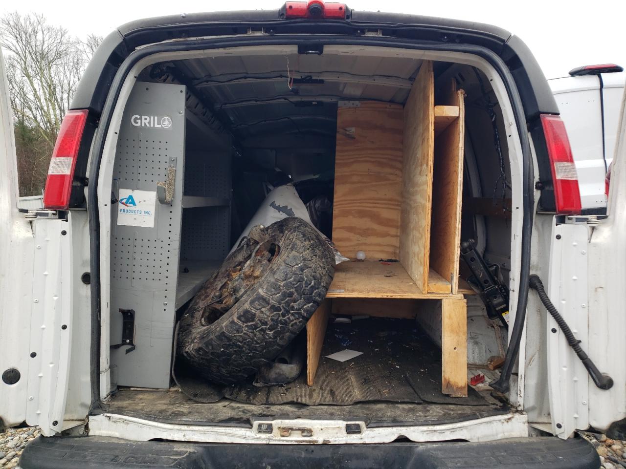 GMC Savana G2500 Image 7