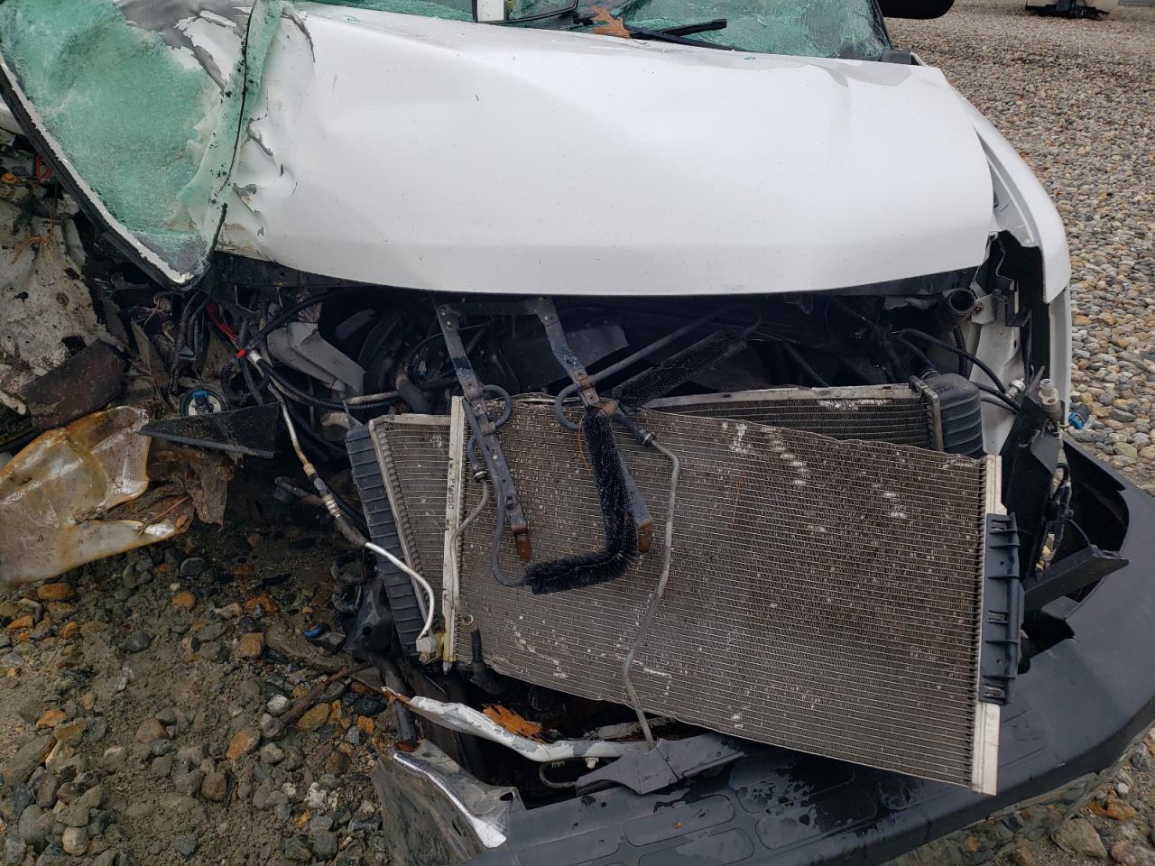 GMC Savana G2500 Image 13