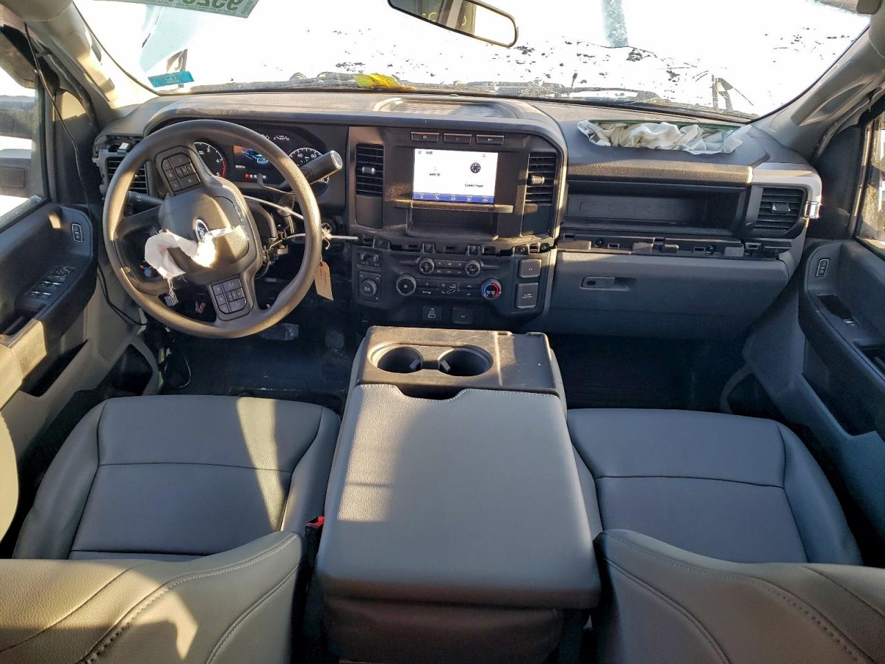 Ford F-550 Super Duty Image 8