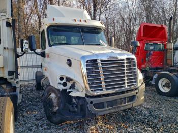  Salvage Freightliner Cascadia 1