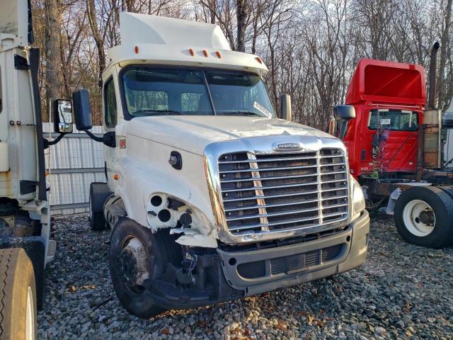  Salvage Freightliner Cascadia 1