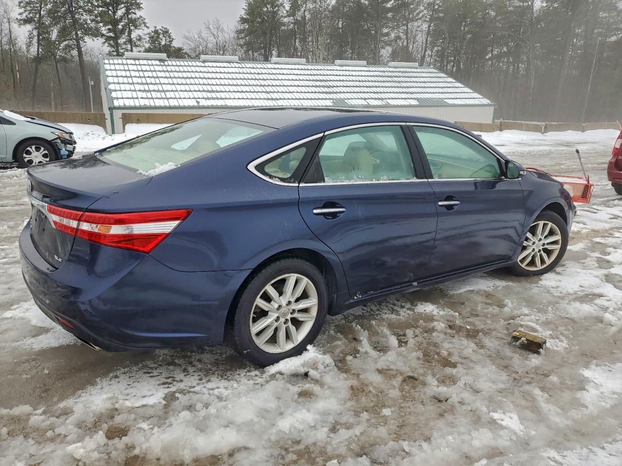 Toyota Avalon Base Image 2