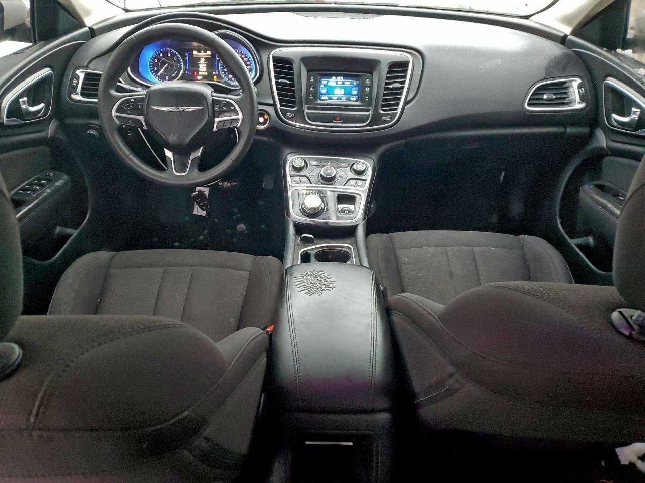 Chrysler 200 Limited Image 11