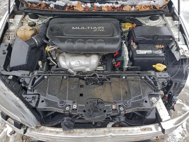 Chrysler 200 Limited Image 9