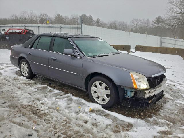 Cadillac DTS Image 12