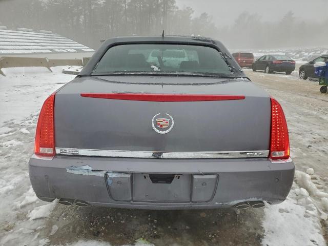 Cadillac DTS Image 5