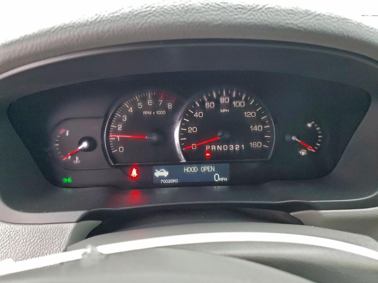 Cadillac DTS Image 6