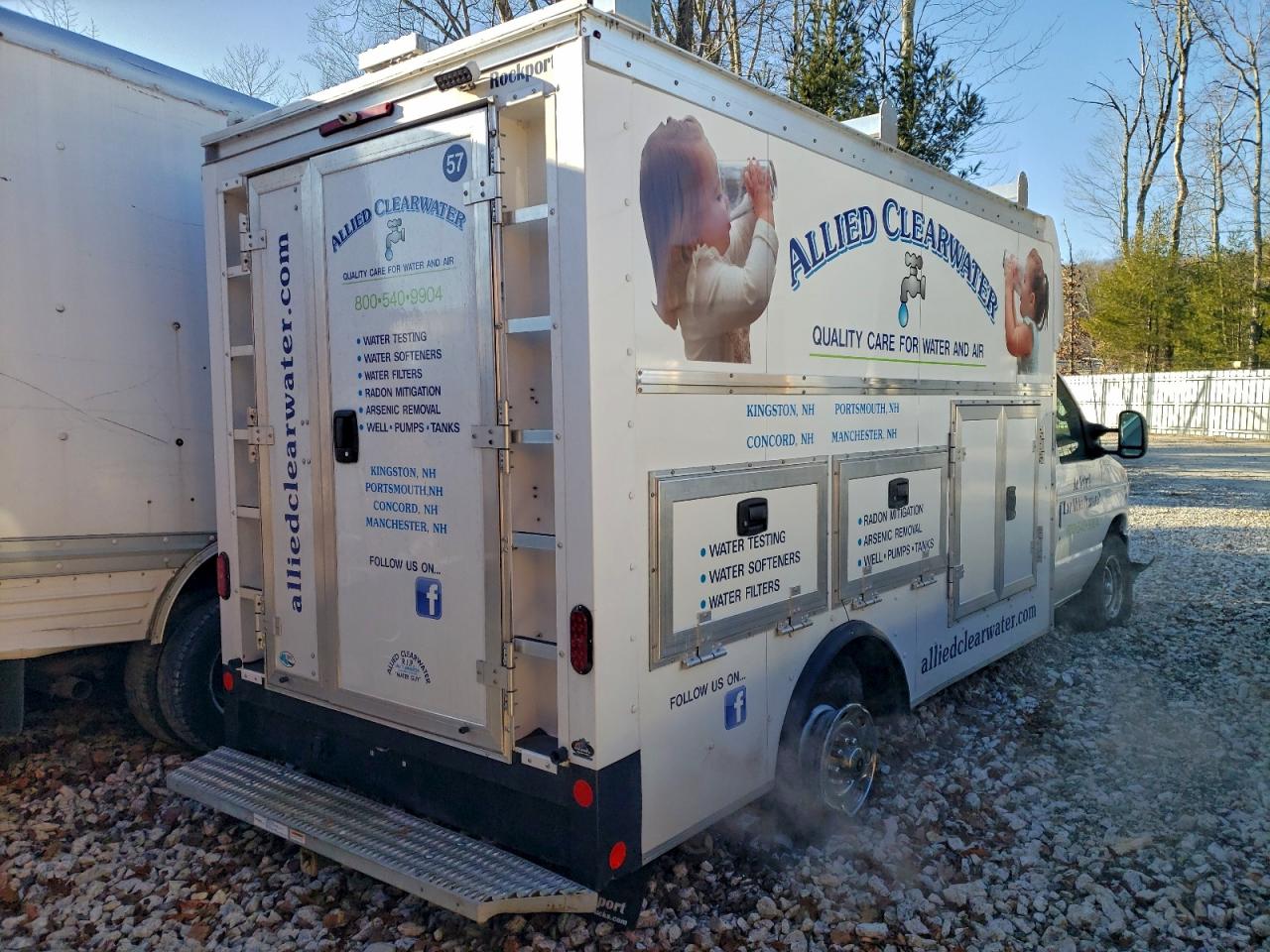 Ford E-350 E350 Super Duty Cutaway Van Image 13