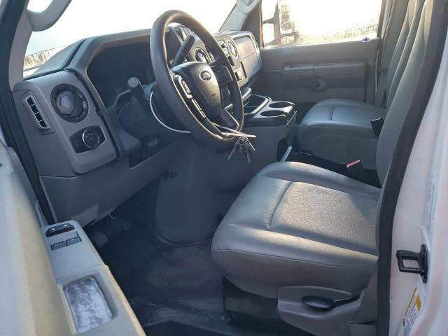 Ford E-350 E350 Super Duty Cutaway Van Image 10