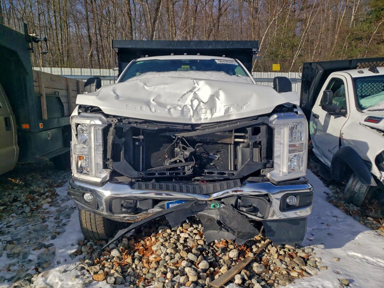 Ford F-350 Super Duty Image 8