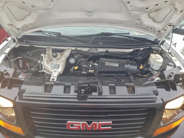 GMC Savana Cutaway G4500 Image 10