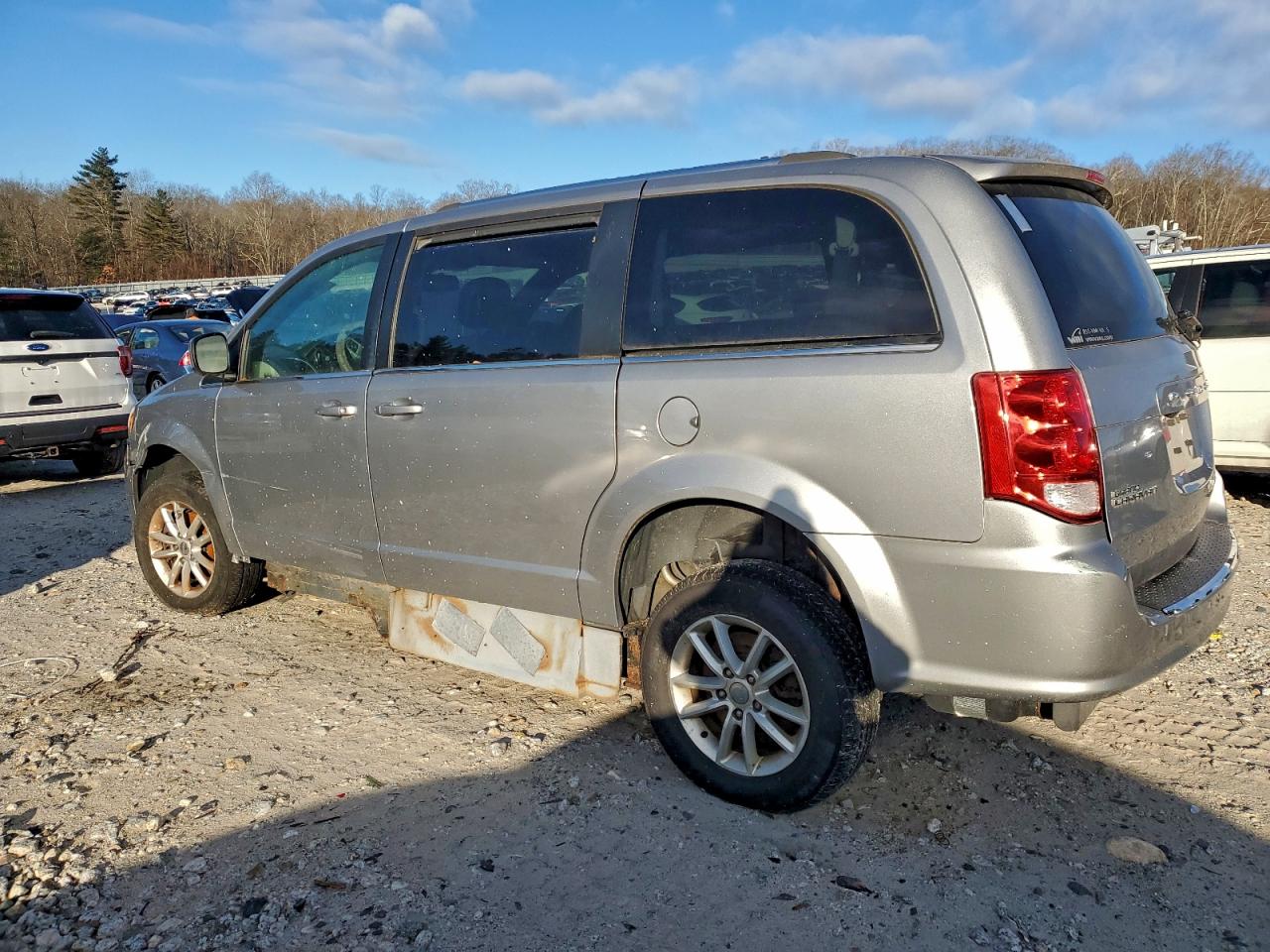 Dodge Caravan Sxt Image 2