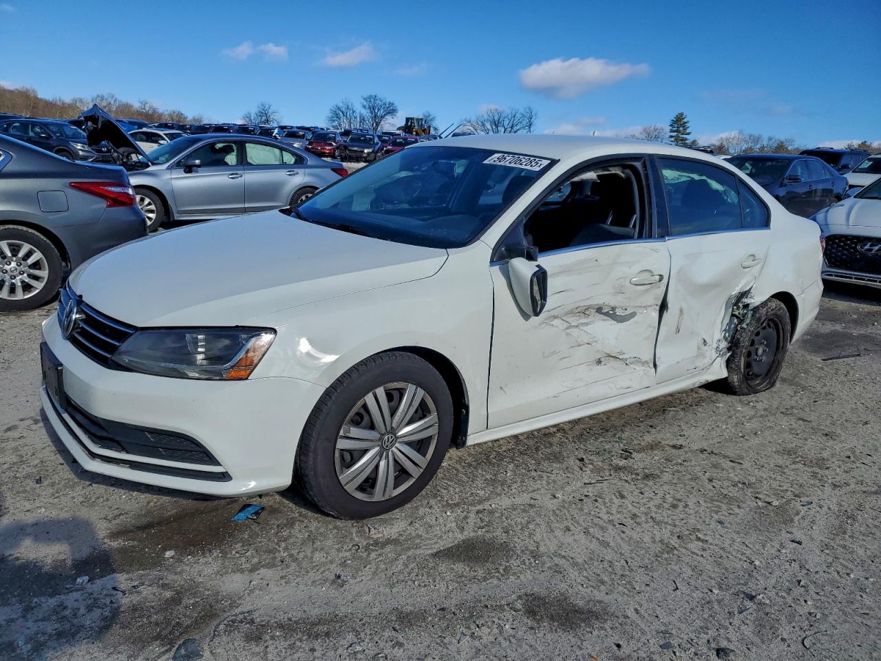 Volkswagen Jetta S Image 1
