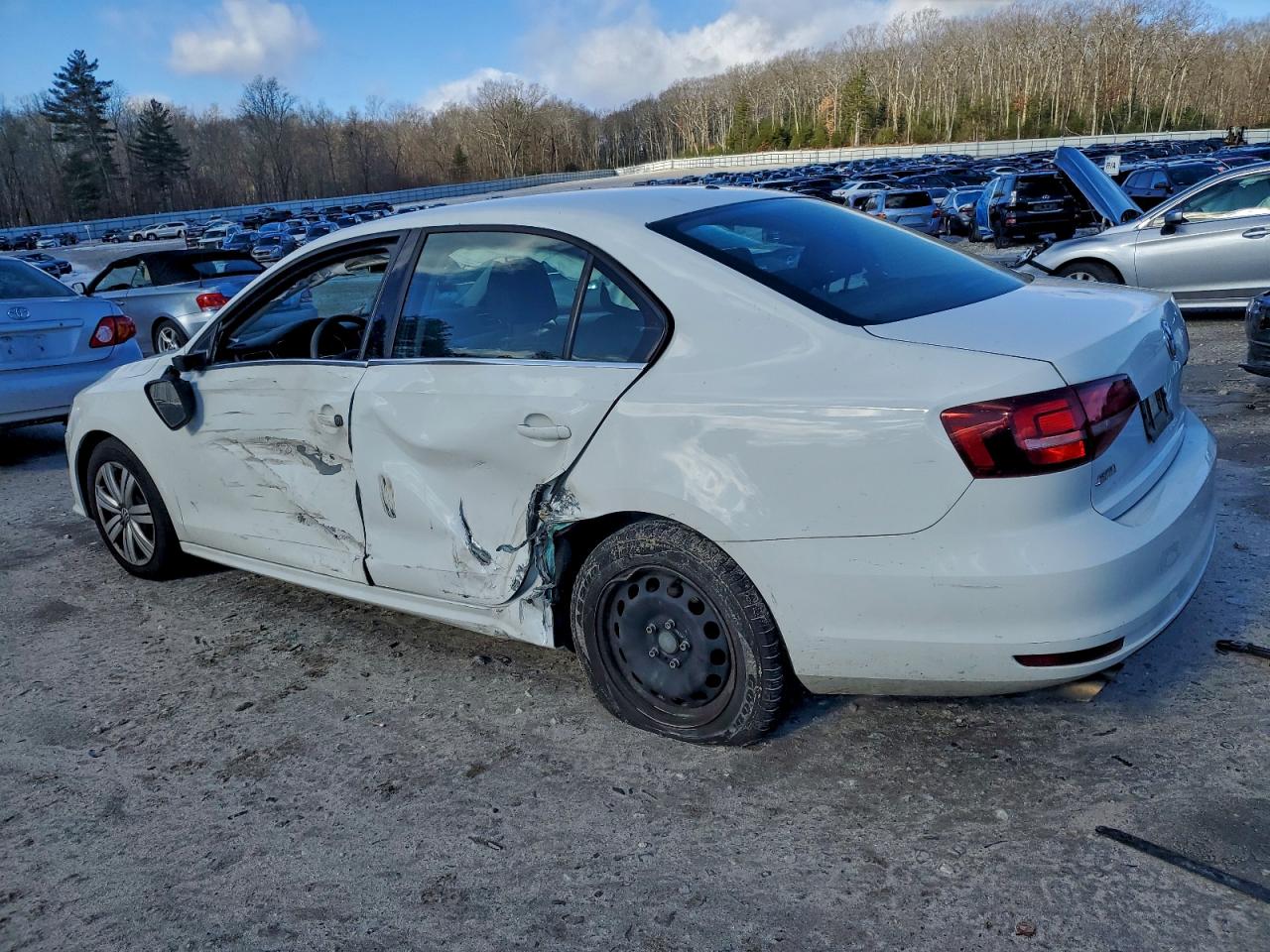 Volkswagen Jetta S Image 12