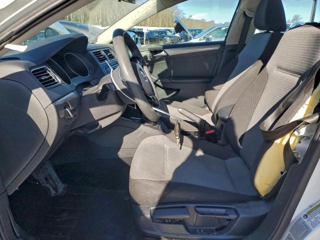 Volkswagen Jetta S Image 4