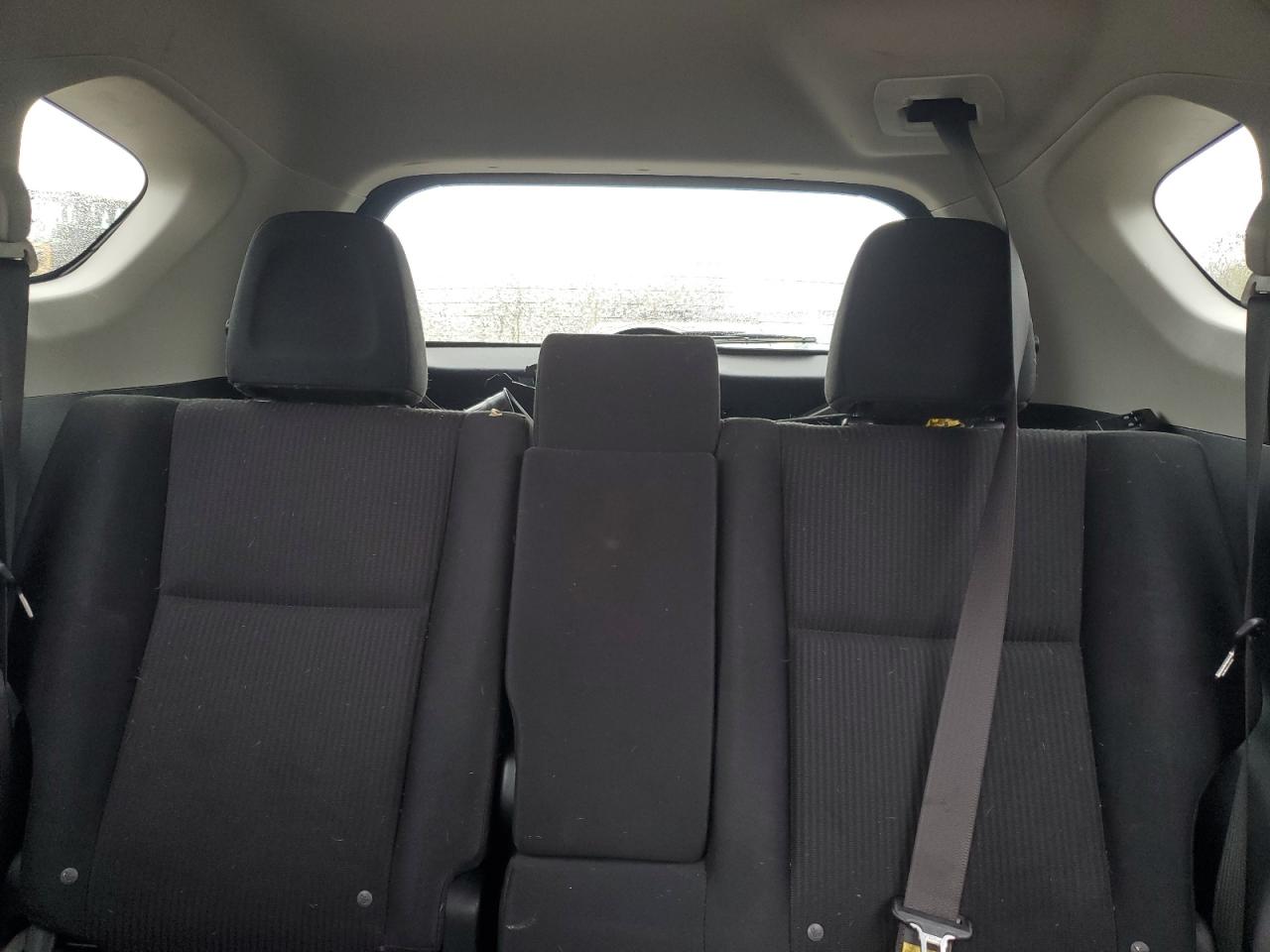 Toyota RAV4 Le Image 9