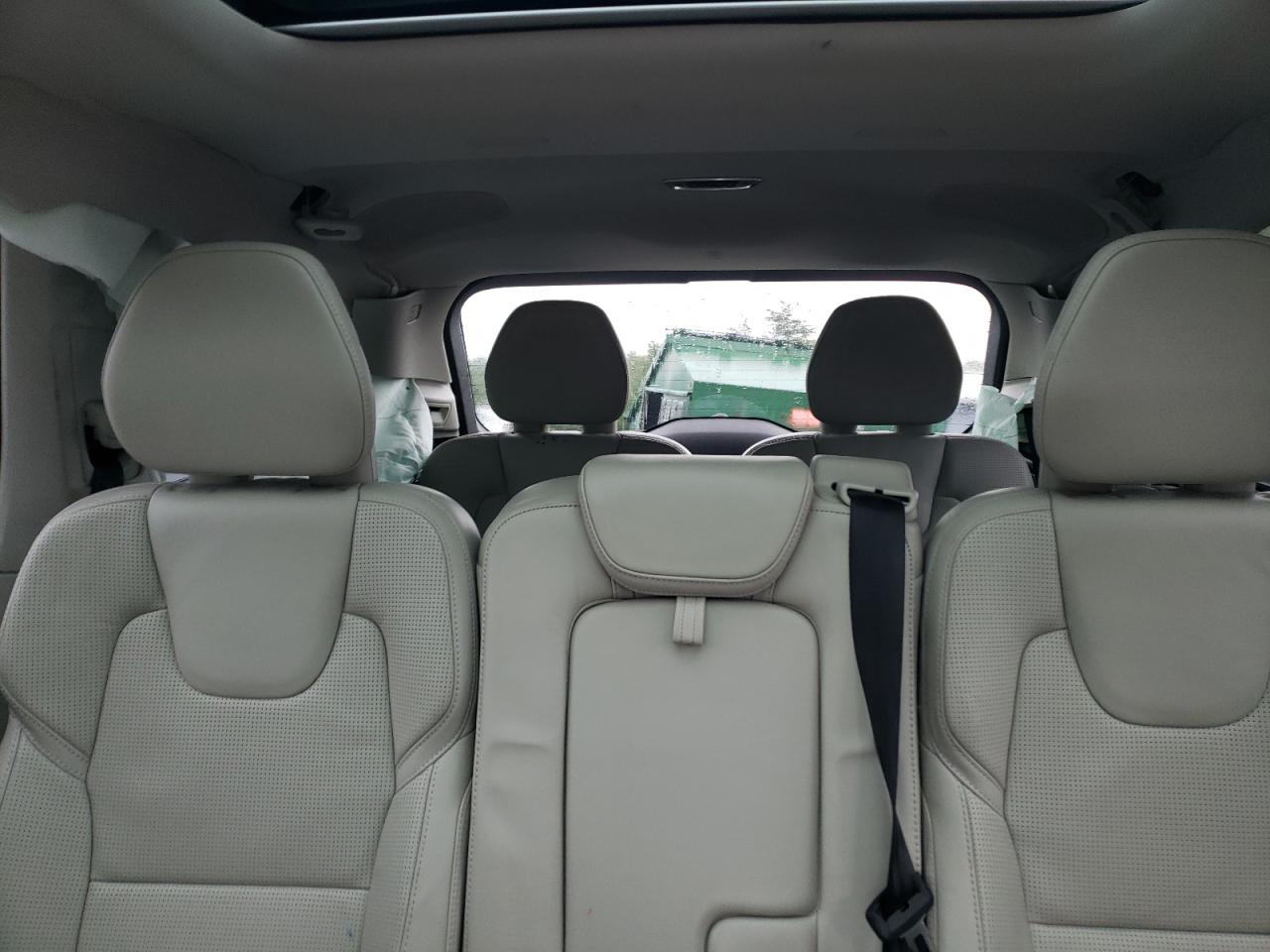 Volvo XC90 T6 Image 12