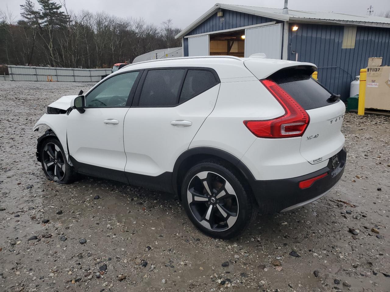 Volvo XC40 T5 Momentum Image 2