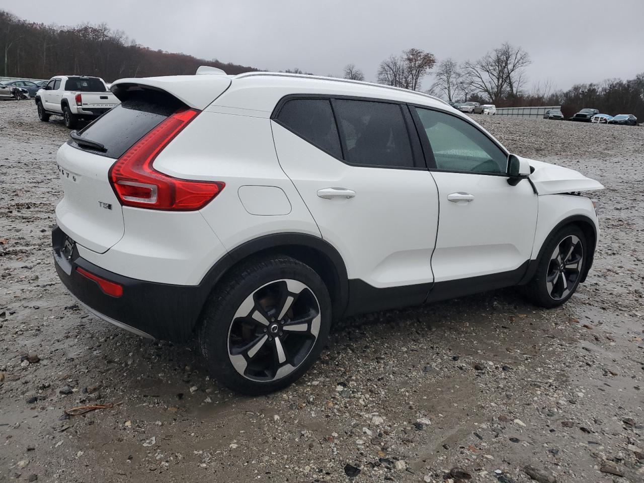 Volvo XC40 T5 Momentum Image 11