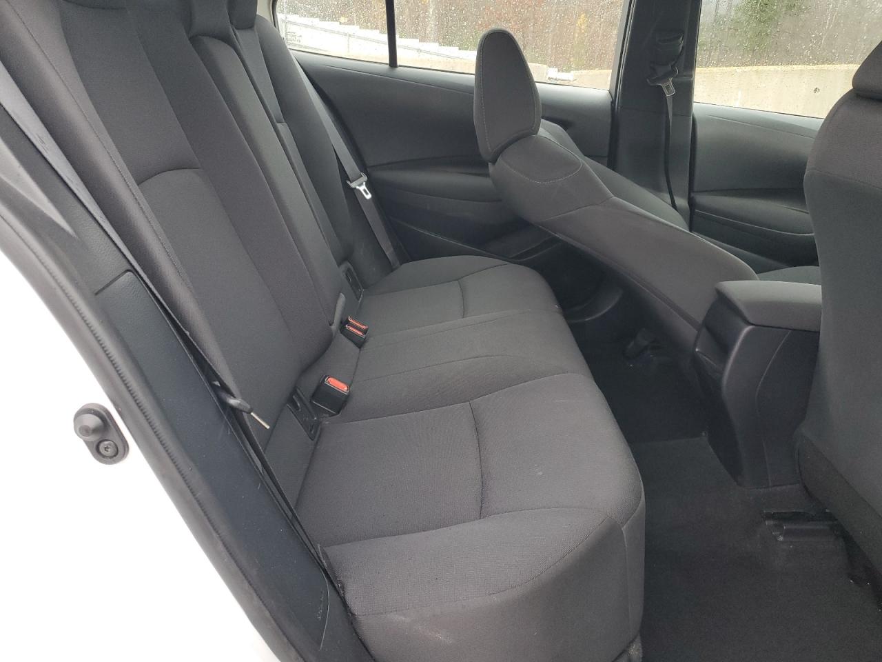 Toyota Corolla Le Image 6