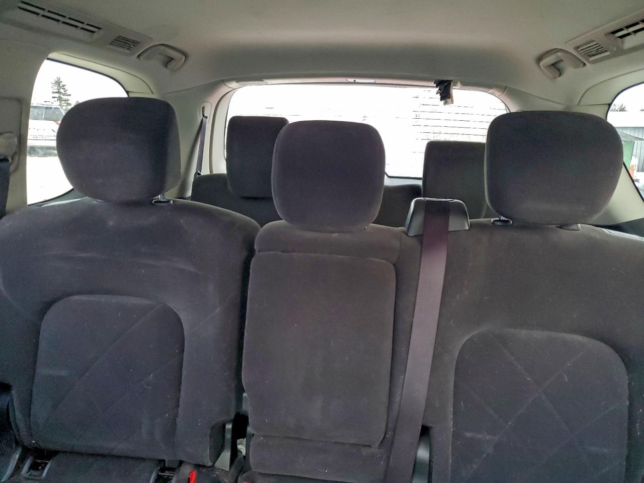 Nissan Armada Sv Image 9