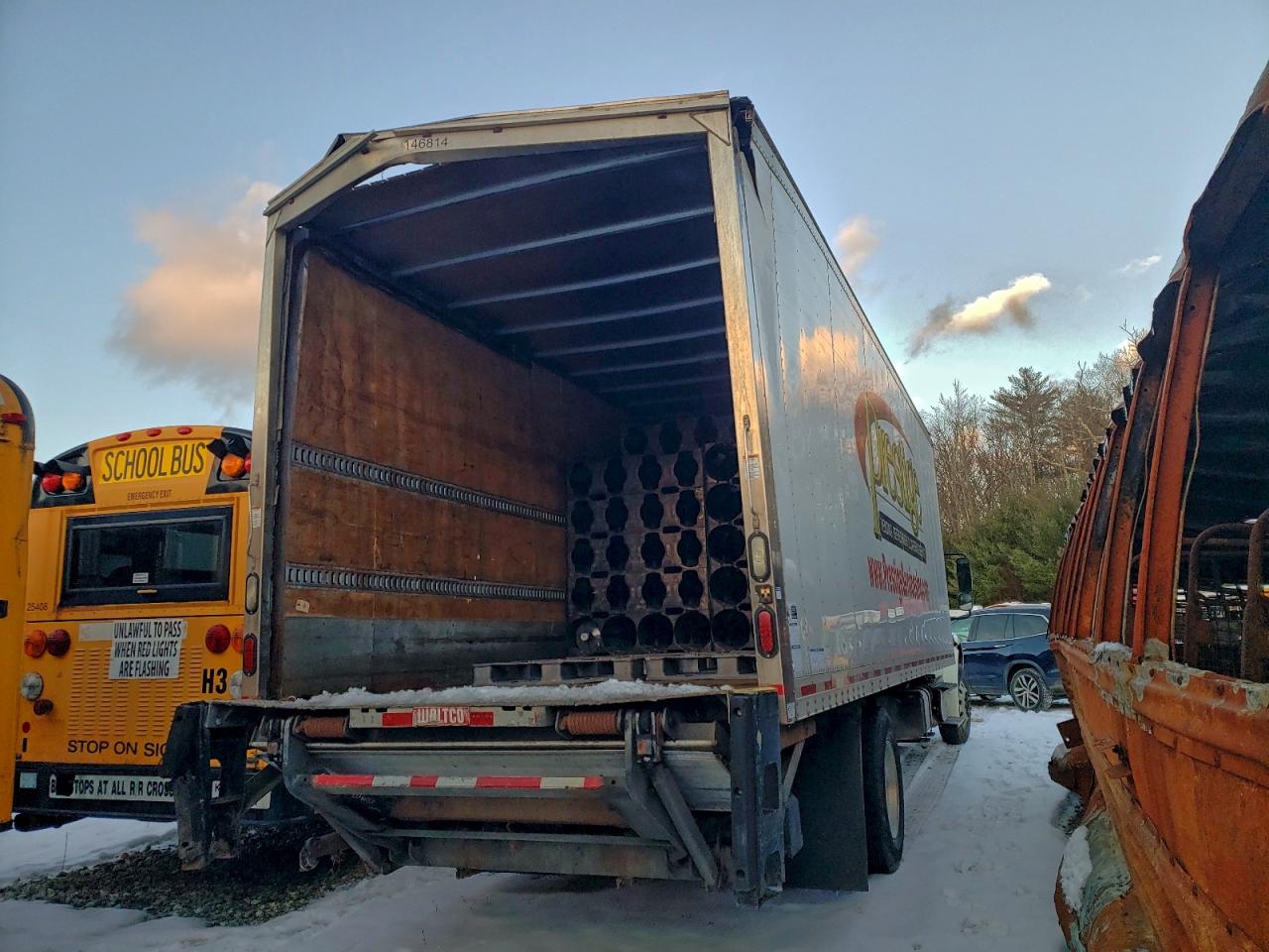 Freightliner M2 106 Medium Duty Image 7