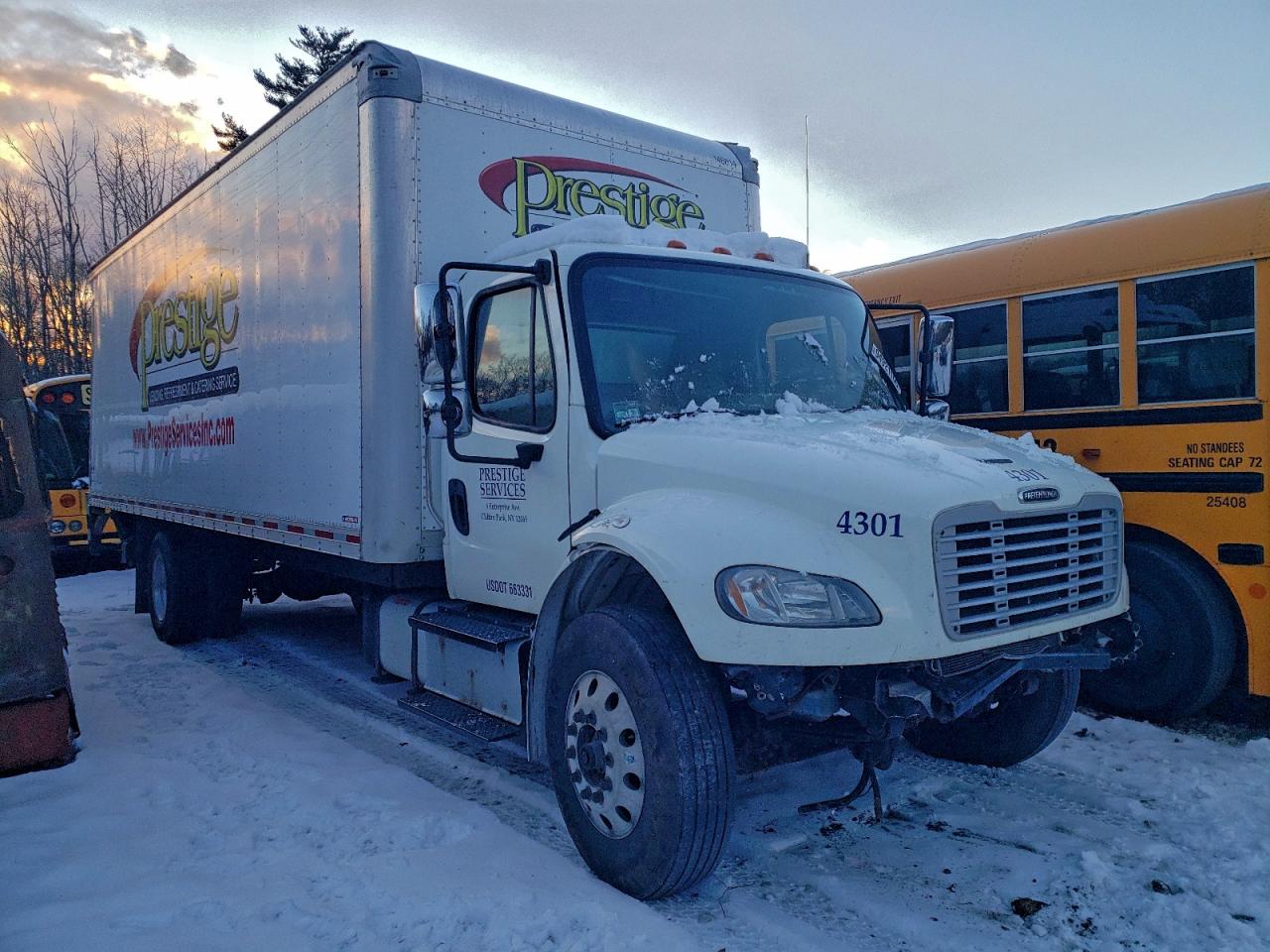 Freightliner M2 106 Medium Duty Image 2