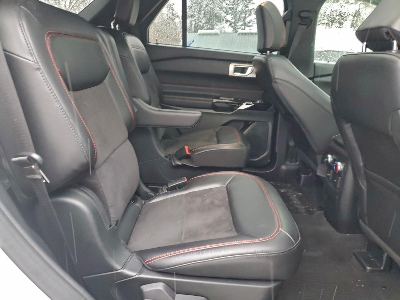 Ford Explorer St-line Image 12