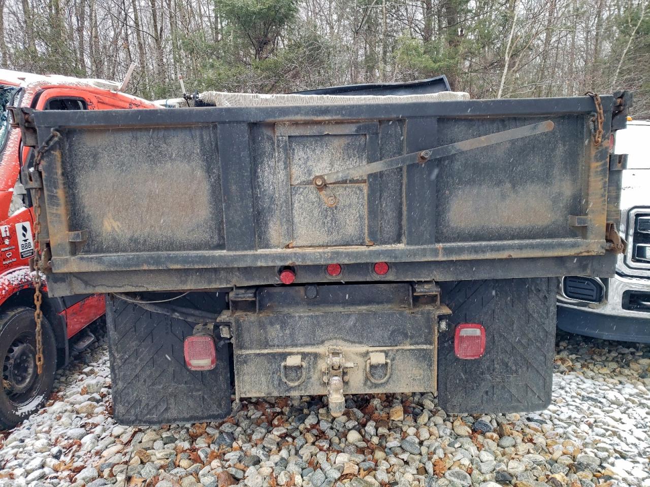 Ford F-550 Super Duty Image 9