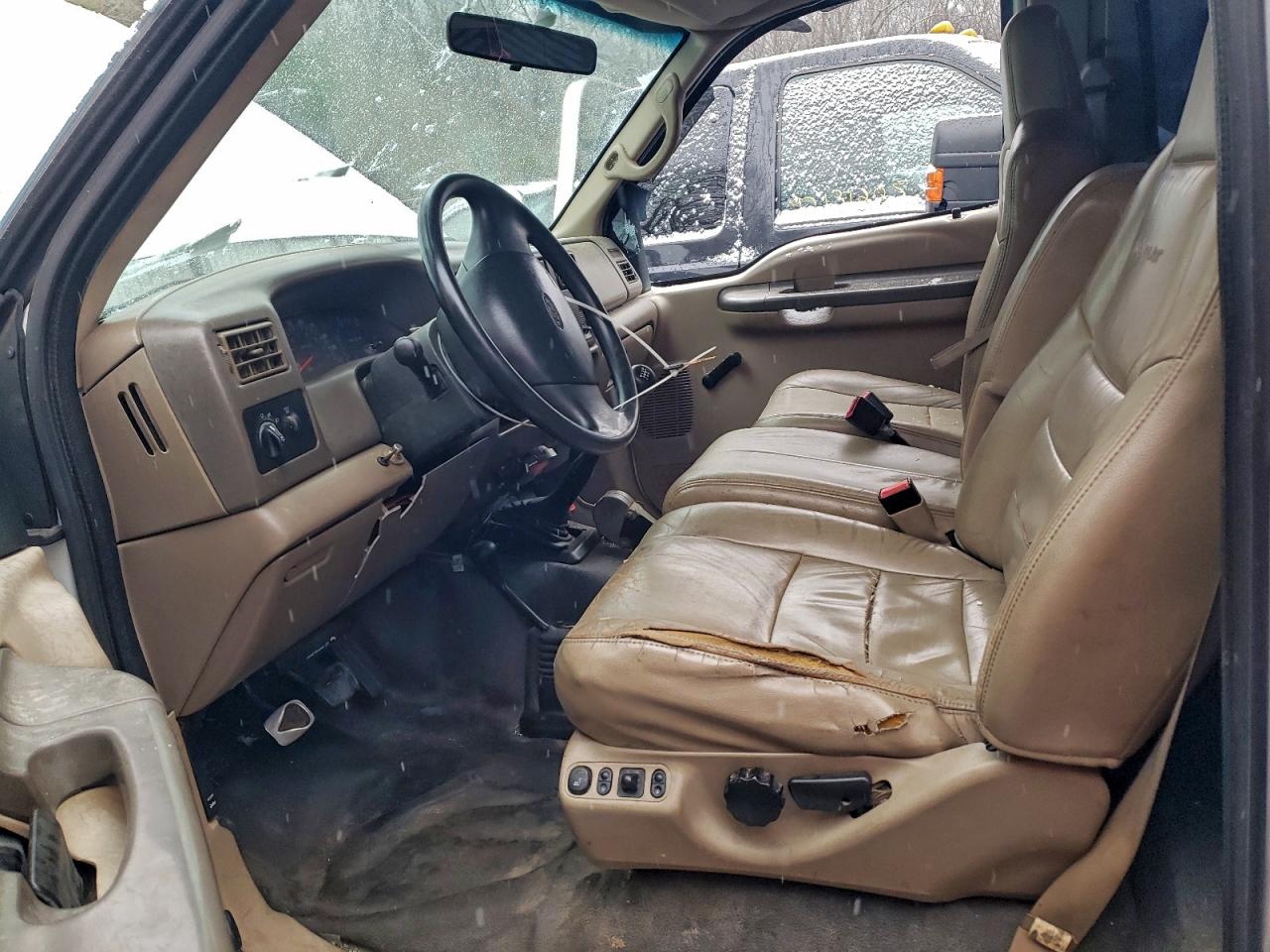 Ford F-550 Super Duty Image 3